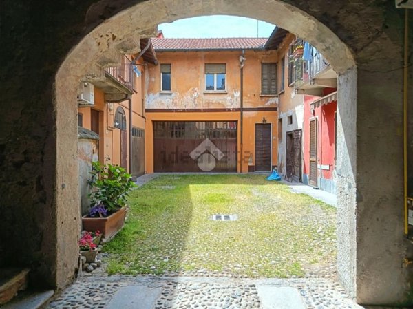appartamento in vendita a Robecco sul Naviglio