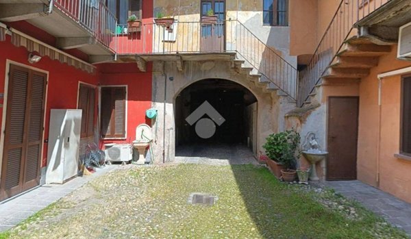 appartamento in vendita a Robecco sul Naviglio