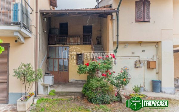 appartamento in vendita a Robecco sul Naviglio in zona Casterno