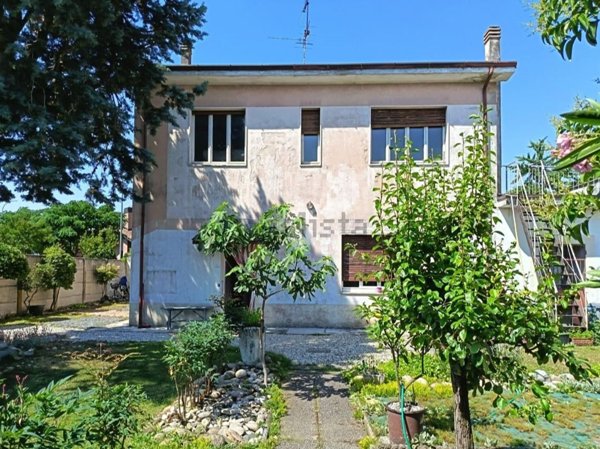casa indipendente in vendita a Robecco sul Naviglio