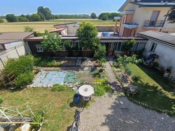 casa indipendente in vendita a Robecco sul Naviglio