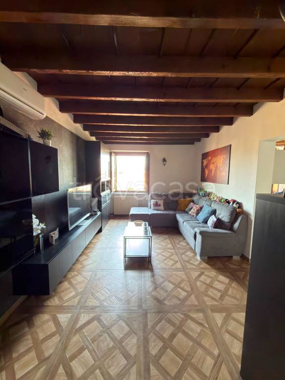 appartamento in vendita a Robecco sul Naviglio in zona Castellazzo de' Barzi