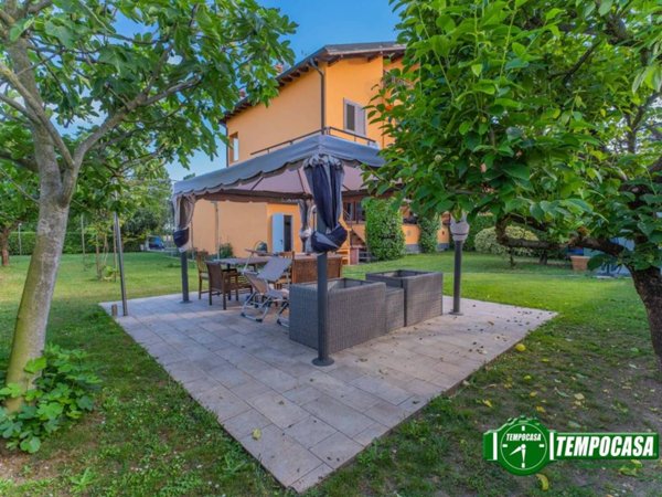 appartamento in vendita a Robecco sul Naviglio in zona Castellazzo de' Barzi