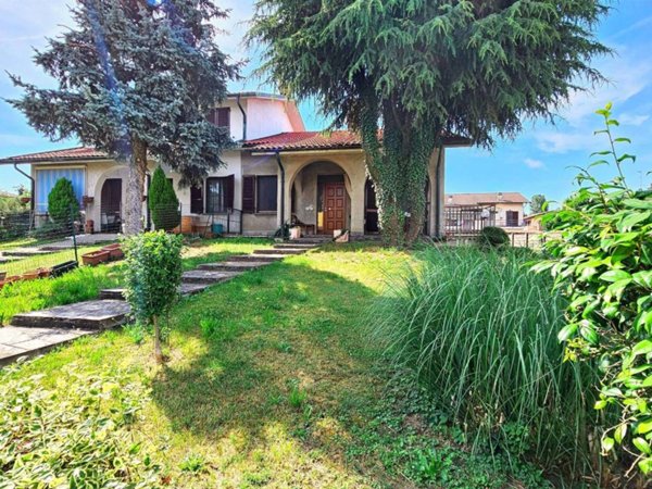 casa indipendente a Robecco sul Naviglio in zona Castellazzo de' Barzi