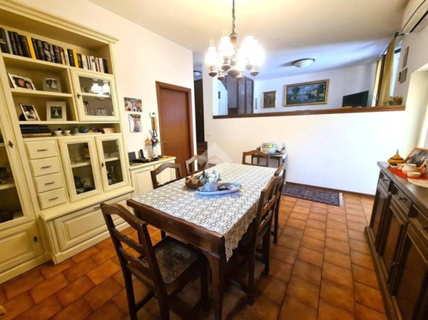 casa indipendente in vendita a Robecco sul Naviglio in zona Casterno