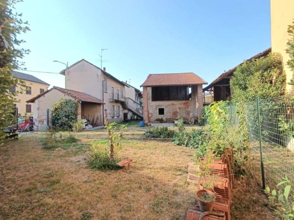 casa indipendente in vendita a Robecco sul Naviglio in zona Casterno
