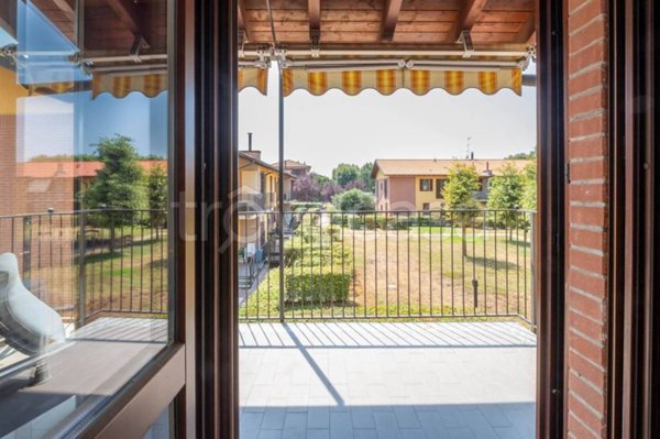 appartamento in vendita a Robecco sul Naviglio