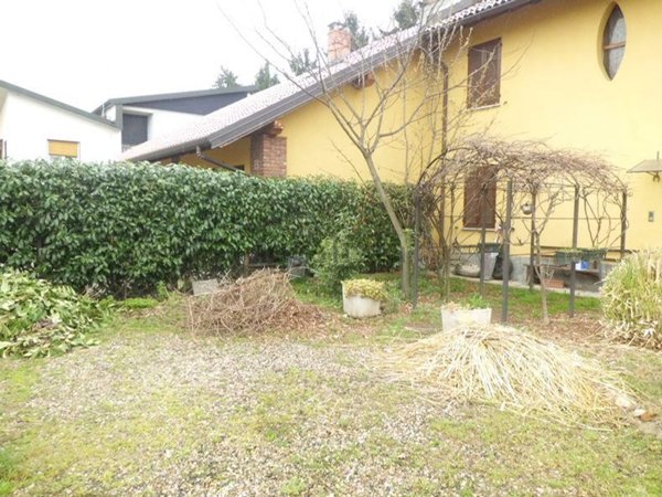 casa indipendente in vendita a Robecco sul Naviglio