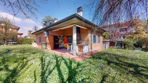 casa indipendente in vendita a Rodano