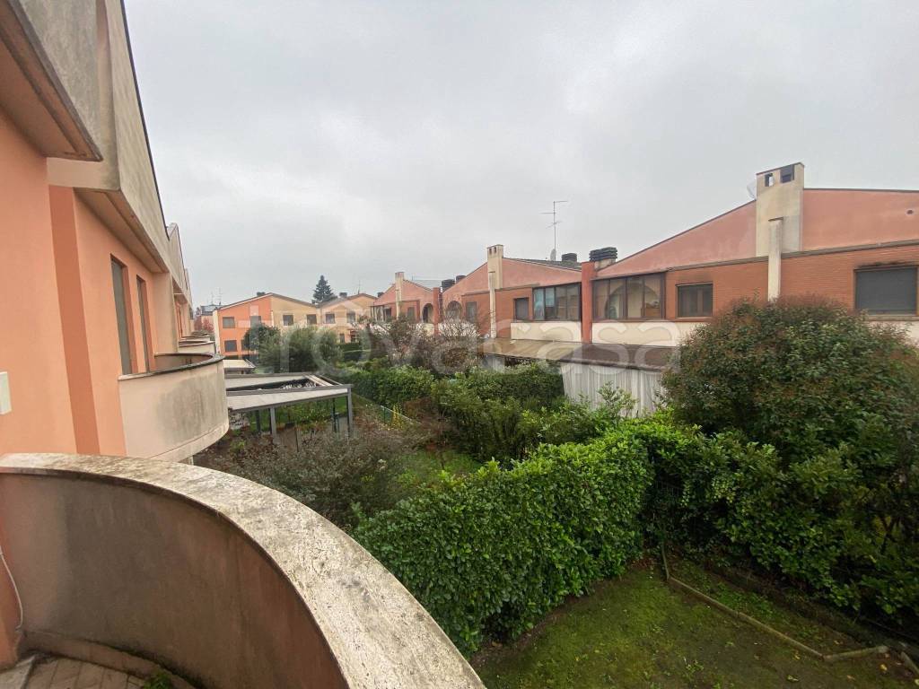 casa indipendente in vendita a Rodano