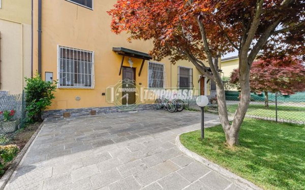 casa indipendente in vendita a Rodano