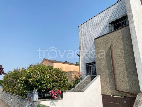 casa indipendente in vendita a Rodano