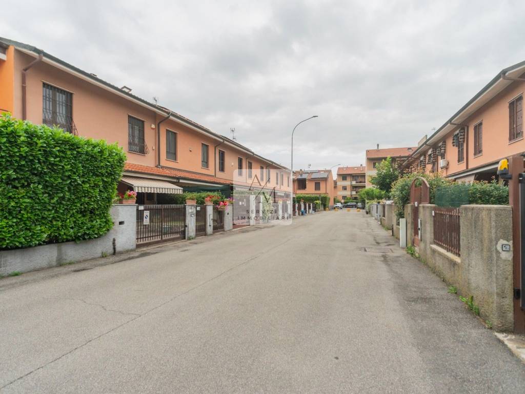 casa indipendente in vendita a Rodano