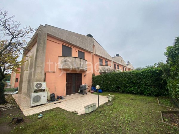 casa indipendente in vendita a Rodano