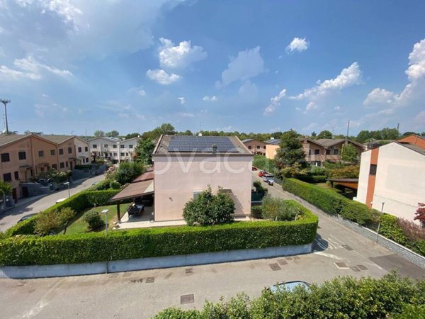 casa indipendente in vendita a Rodano