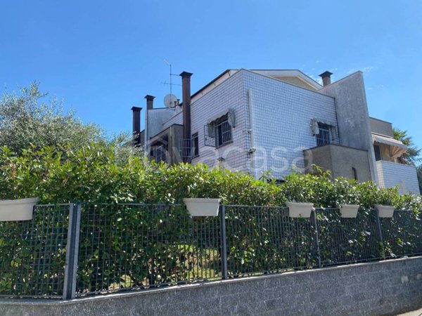 casa indipendente in vendita a Rodano