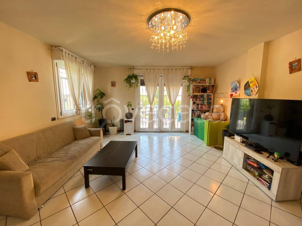 casa indipendente in vendita a Rodano