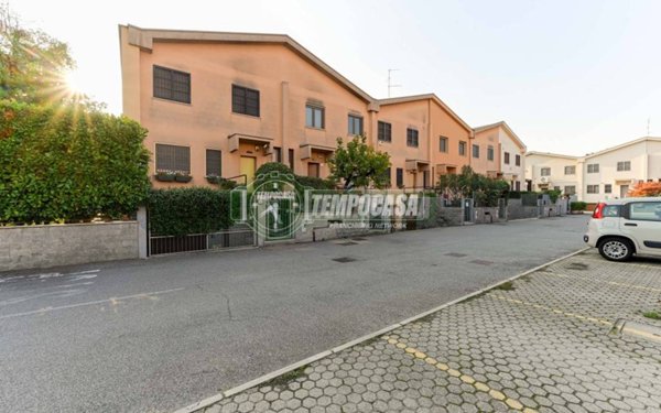 casa indipendente in vendita a Rodano