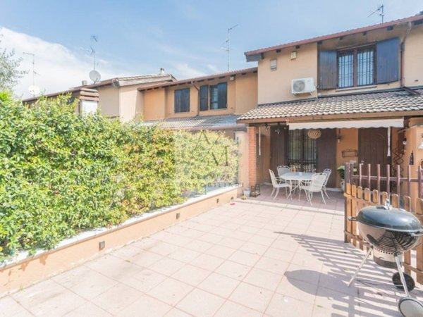 casa indipendente in vendita a Rodano