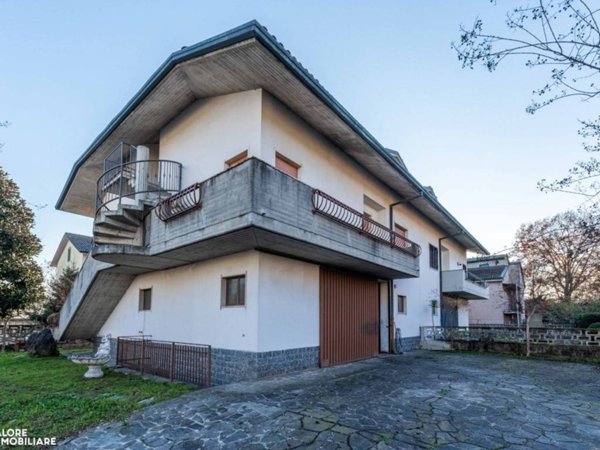 casa indipendente in vendita a Rodano