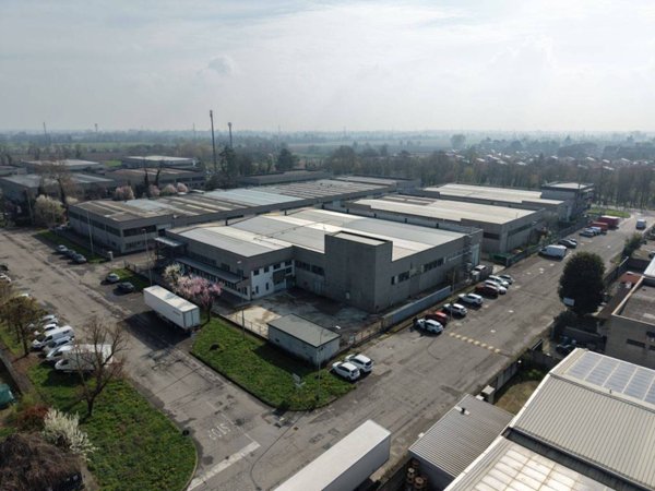 locale commerciale in vendita a Rodano