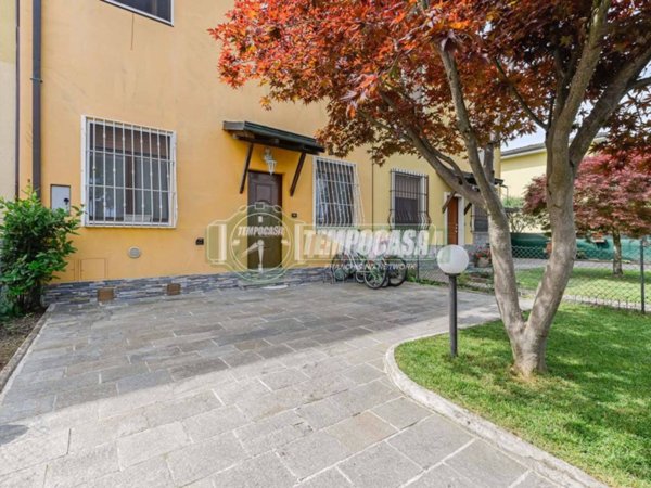 casa indipendente in vendita a Rodano