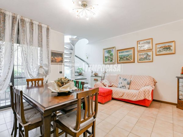 casa indipendente in vendita a Rodano