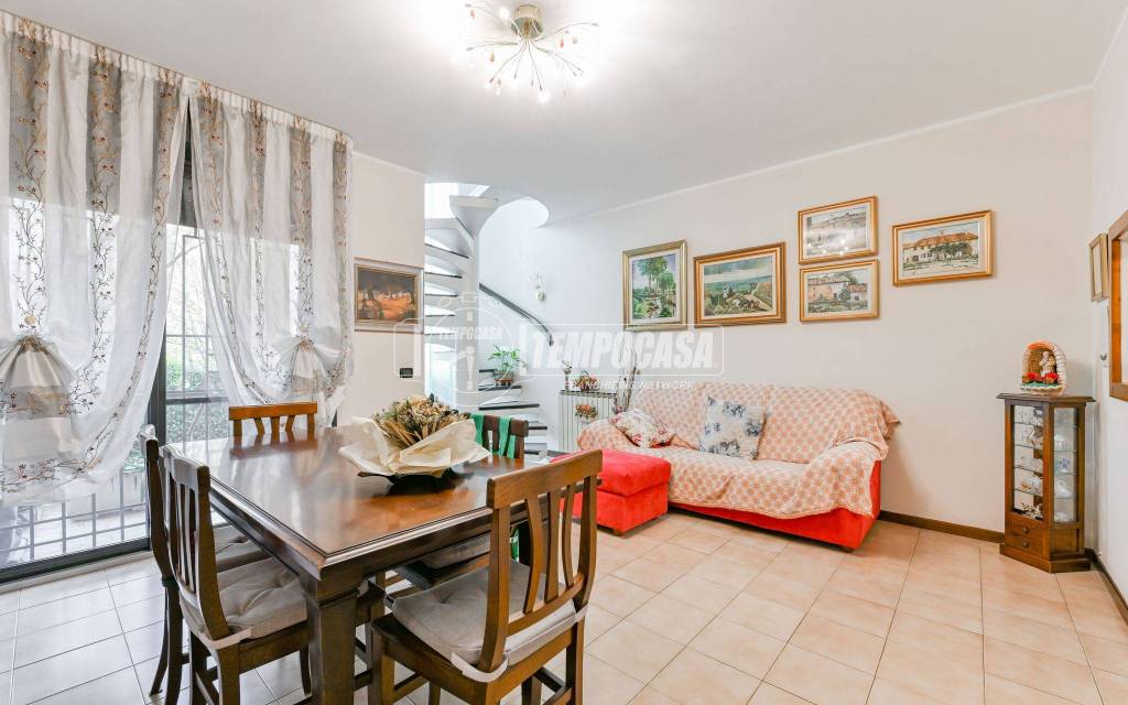 casa indipendente in vendita a Rodano