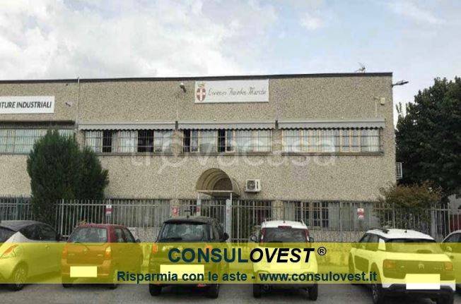 locale commerciale in vendita a Rodano