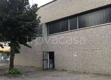 locale commerciale in vendita a Rodano