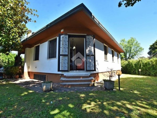 casa indipendente in vendita a Rodano