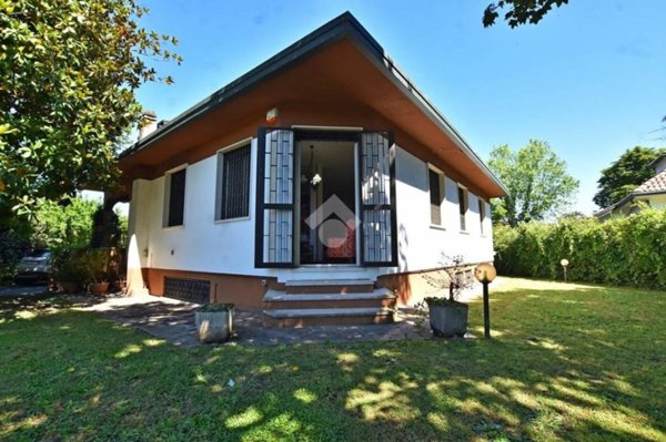 casa indipendente in vendita a Rodano