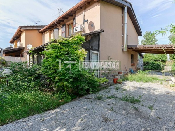 casa indipendente in vendita a Rodano