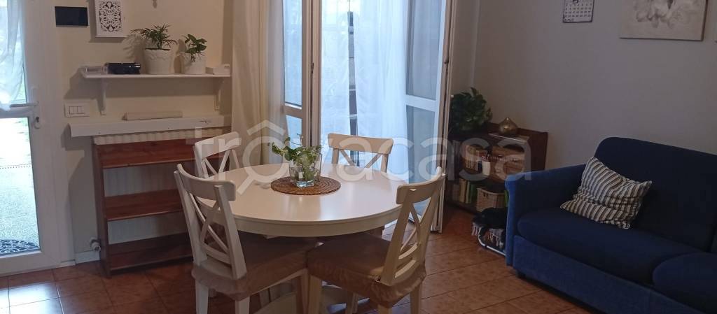 casa indipendente in vendita a Rodano
