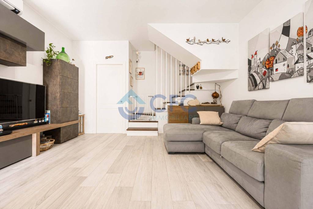 casa indipendente in vendita a Rodano