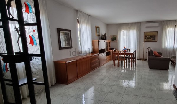 casa indipendente in vendita a Rosate
