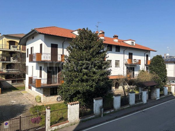 appartamento in vendita a Rosate