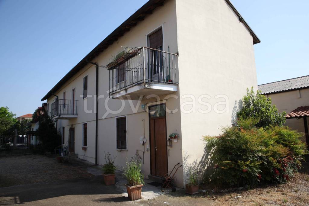 casa indipendente in vendita a Rosate