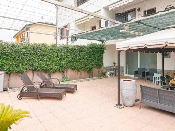 casa indipendente in vendita a Rosate