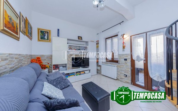 casa indipendente in vendita a Rosate