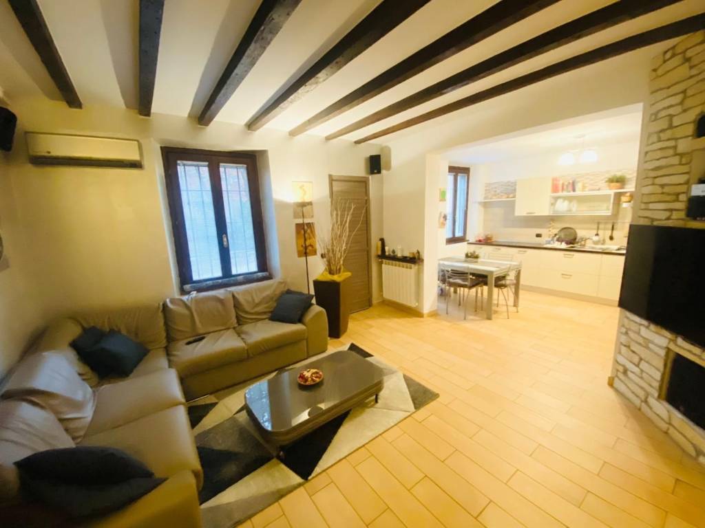 appartamento in vendita a Rosate