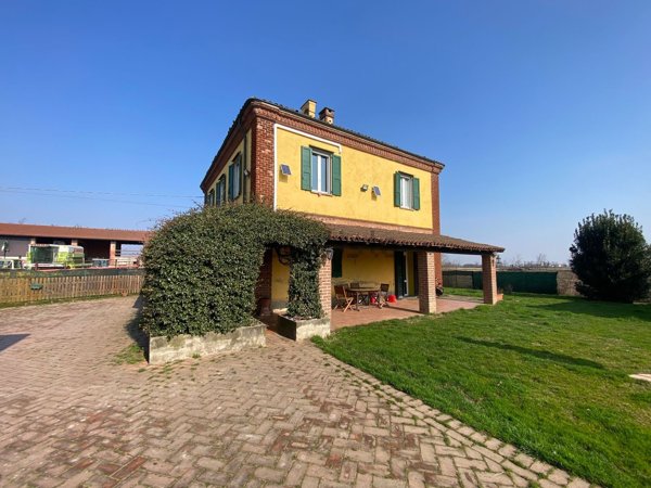 casa indipendente in vendita a Rosate