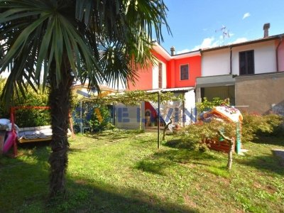 casa indipendente in vendita a Rosate