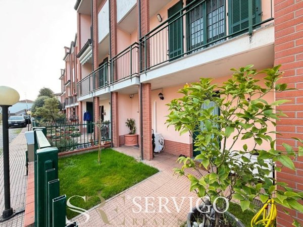 casa indipendente in vendita a Rosate