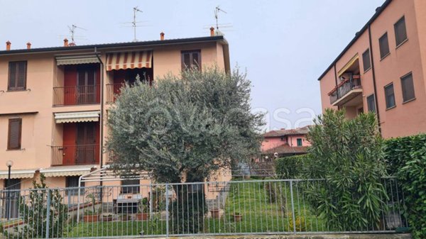 casa indipendente in vendita a Rosate