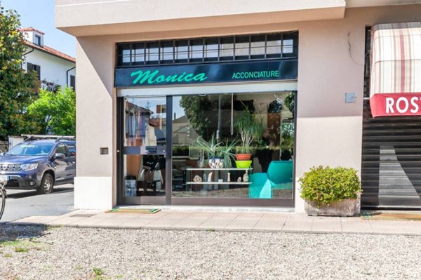 negozio in vendita a Rosate
