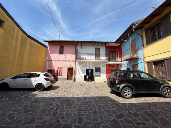 casa indipendente in vendita a Rosate