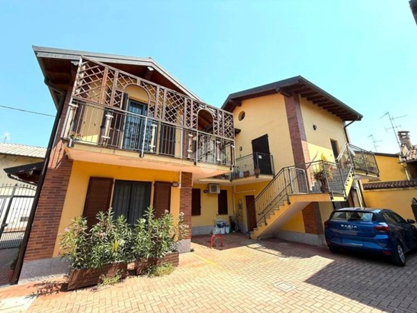 appartamento in vendita a Rosate