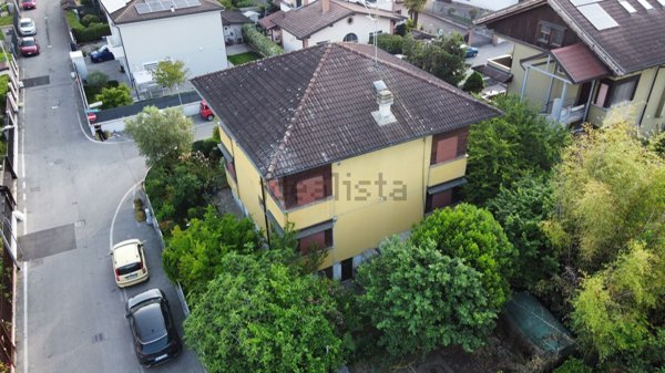 casa indipendente in vendita a Rosate