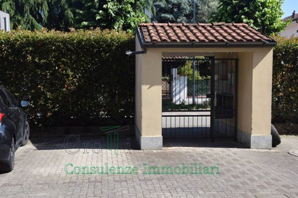 appartamento in vendita a Rosate